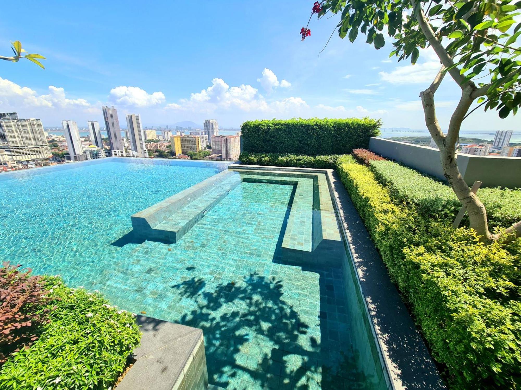 Beacon Executive Suite - Skypool Penang View George Town Exterior photo