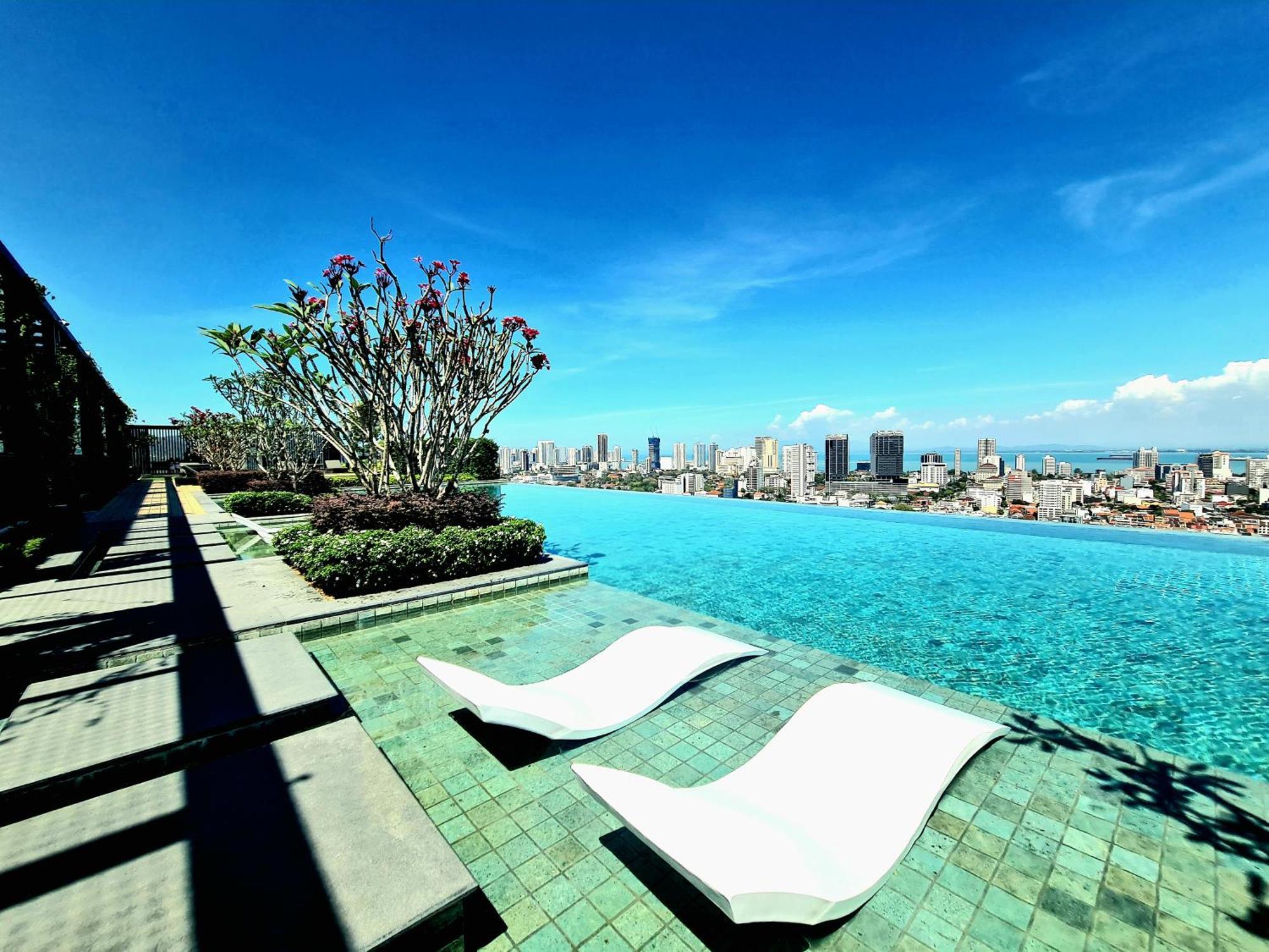 Beacon Executive Suite - Skypool Penang View George Town Exterior photo