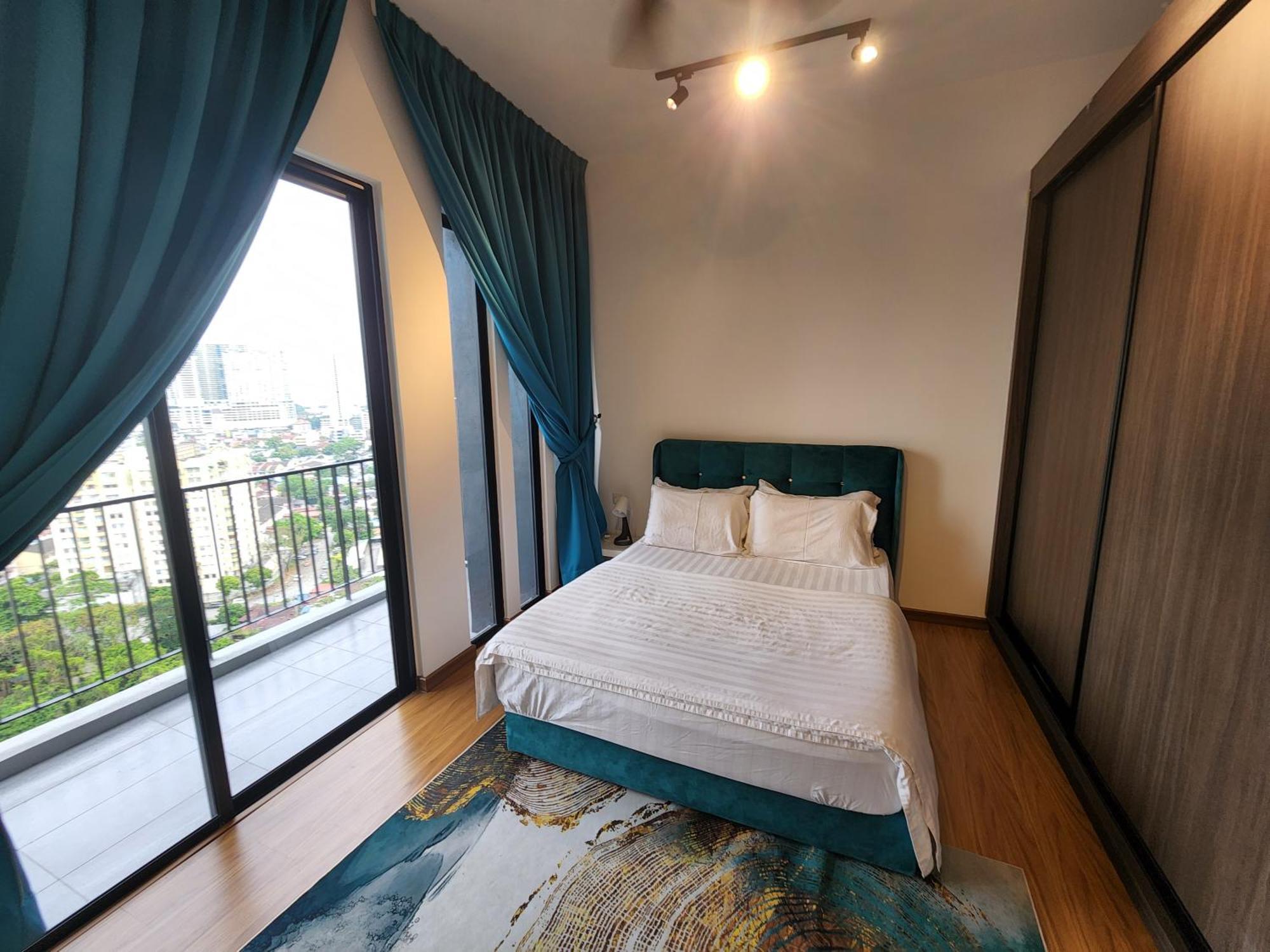 Beacon Executive Suite - Skypool Penang View George Town Exterior photo